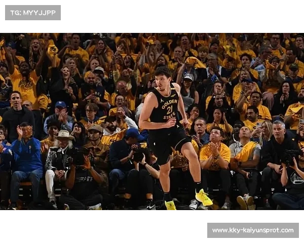 勇士替补席调整：新秀杰克逊进入轮换应对库里缺阵